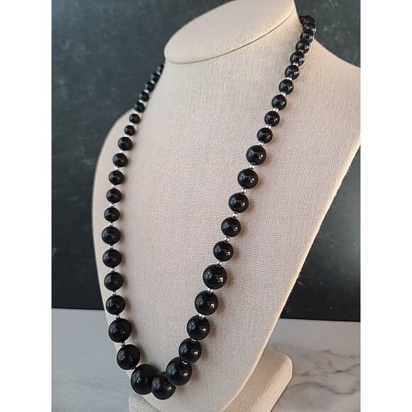 Black Plastic And Silver Tone Metal Beaded Necklace Vintage - Picture 2 of 10